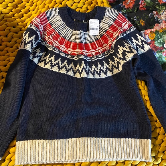 Roots brand new sweater - Picture 1 of 2